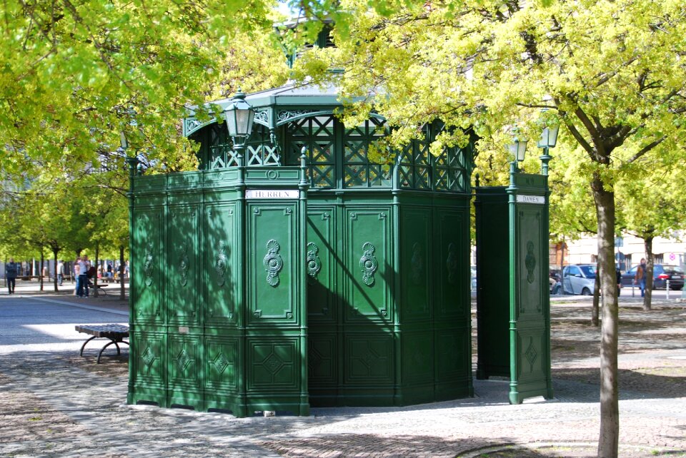 Coffee octagon toilet gendarmenmarkt