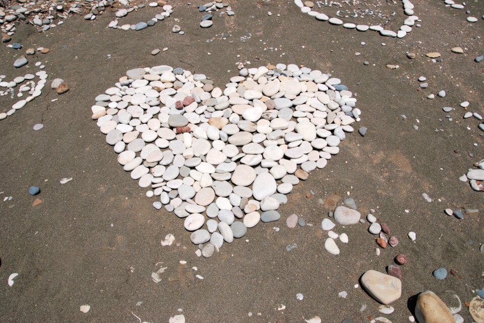 Love pebbles in love