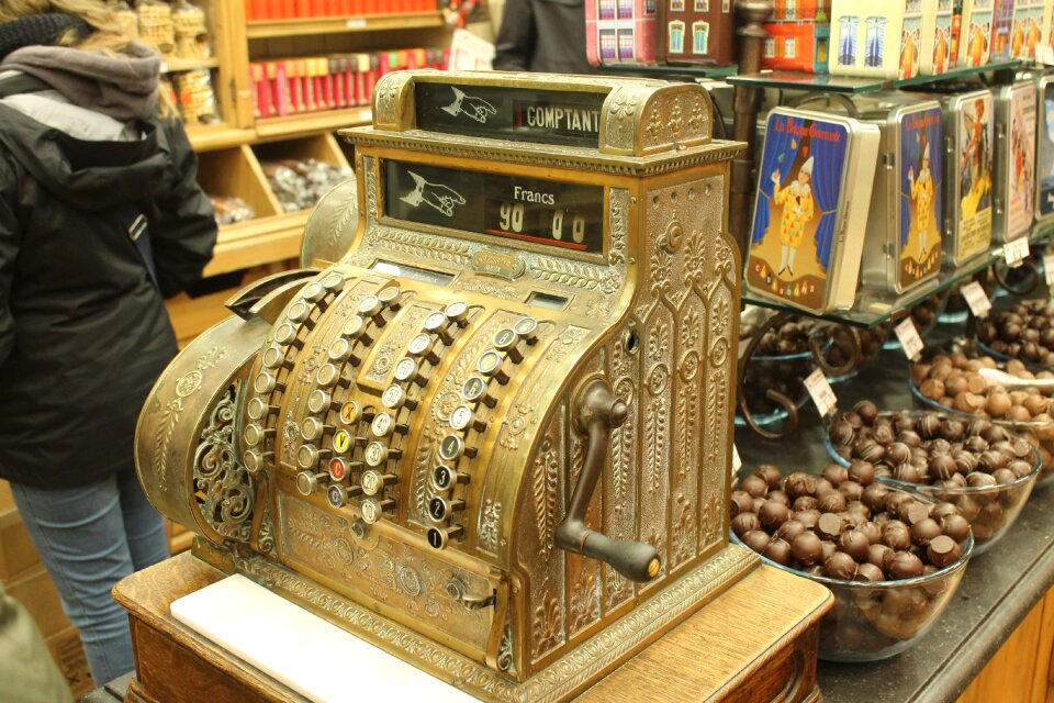 Cash register tourism