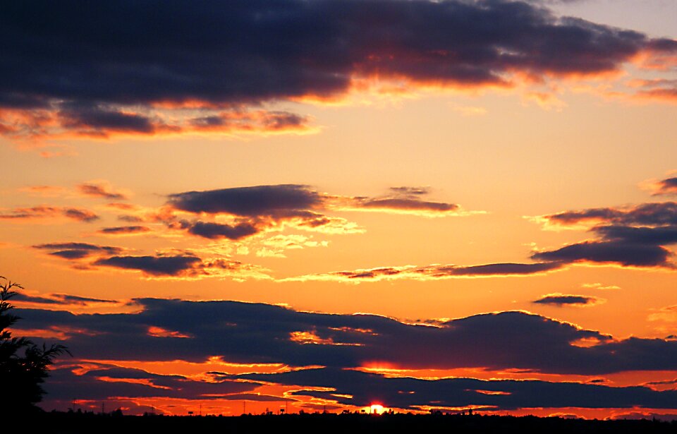 West glow cloud