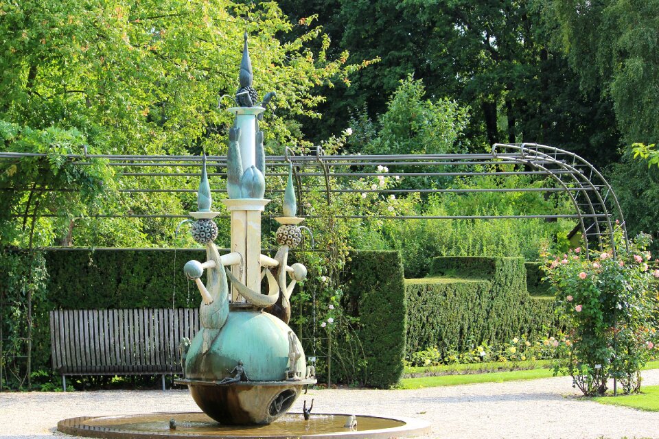 Water water feature bubble