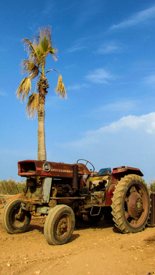 Aged agriculture machine