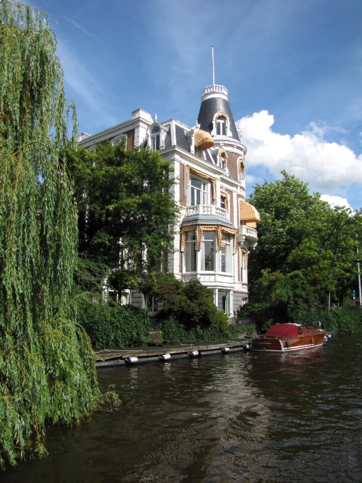 Waterfront villa architecture