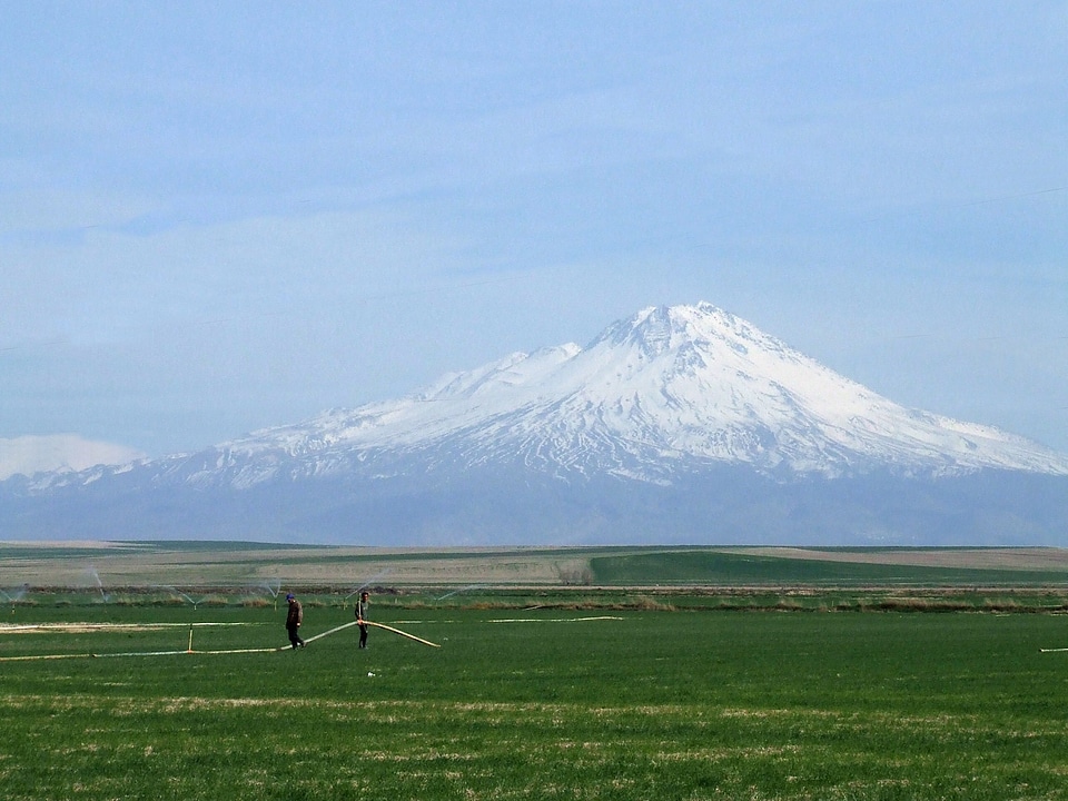 Mount argeiopolis mons inactive volcano