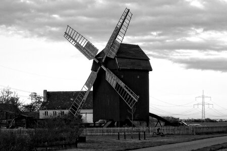 Windmill old historically photo