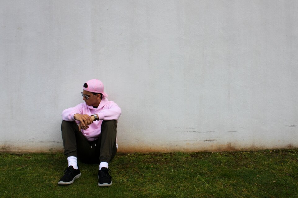 Summer wall sitting