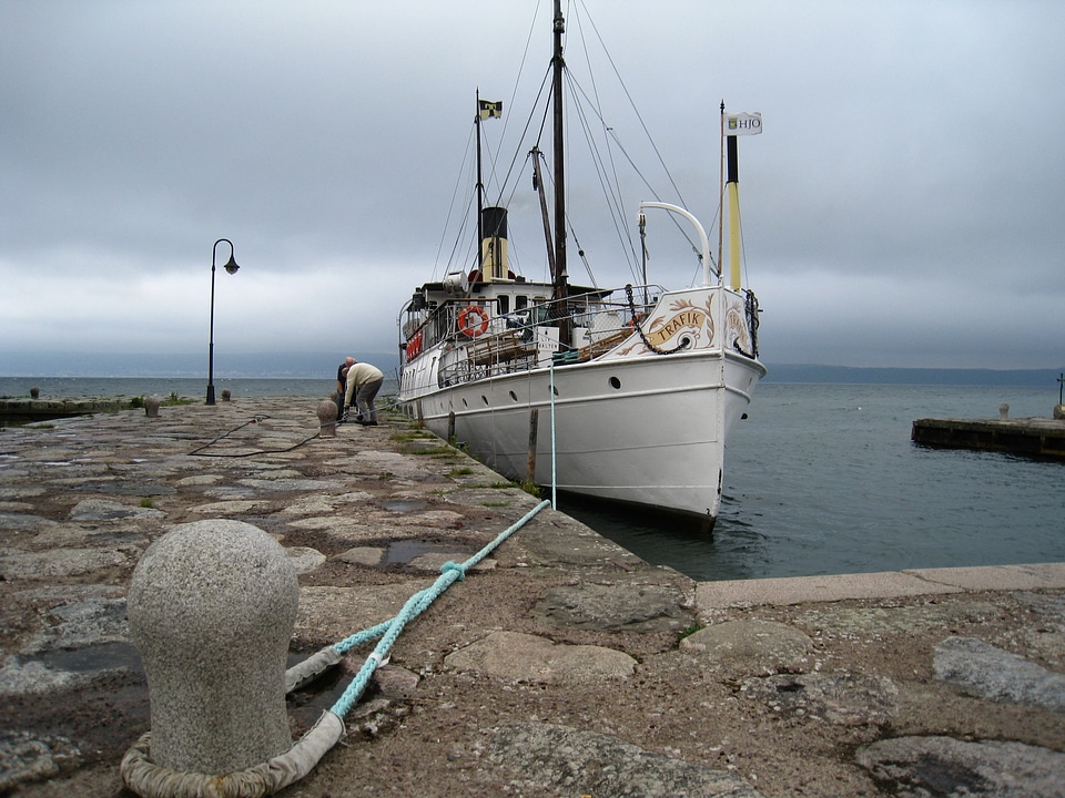 Water stone overhead rigging