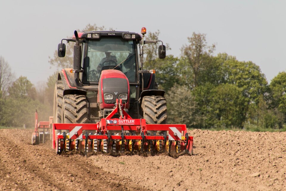 Arable farming vehicle traktor