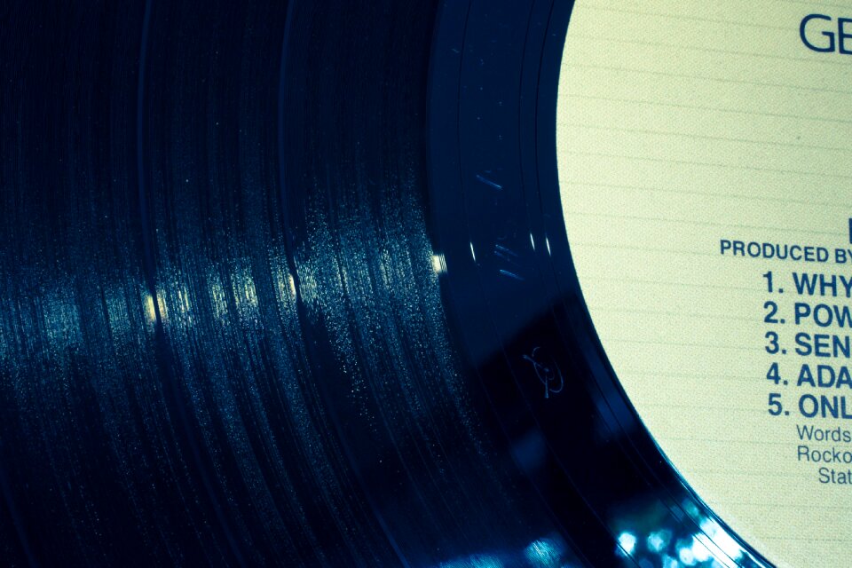 Tinge turntable nostalgia