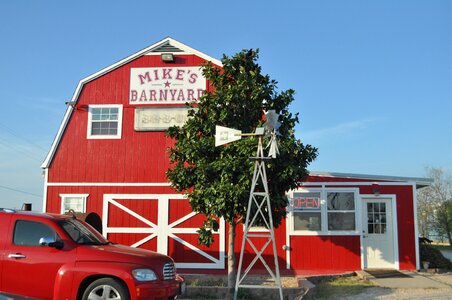 Mikes barn barnyard