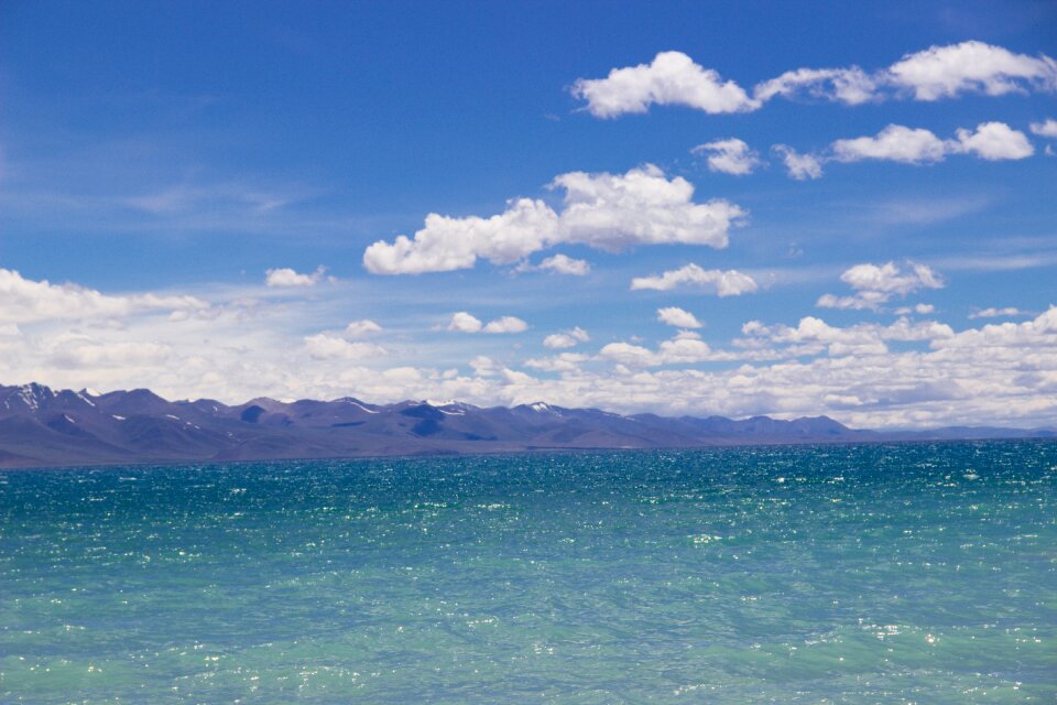 White cloud water lake