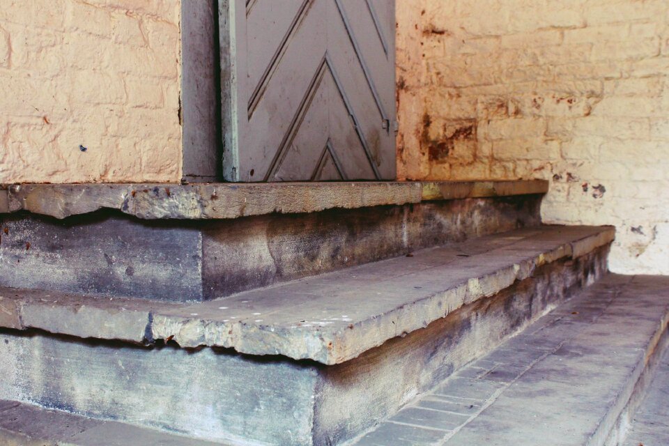 Emergence staircase door