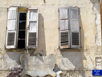 Facade building old