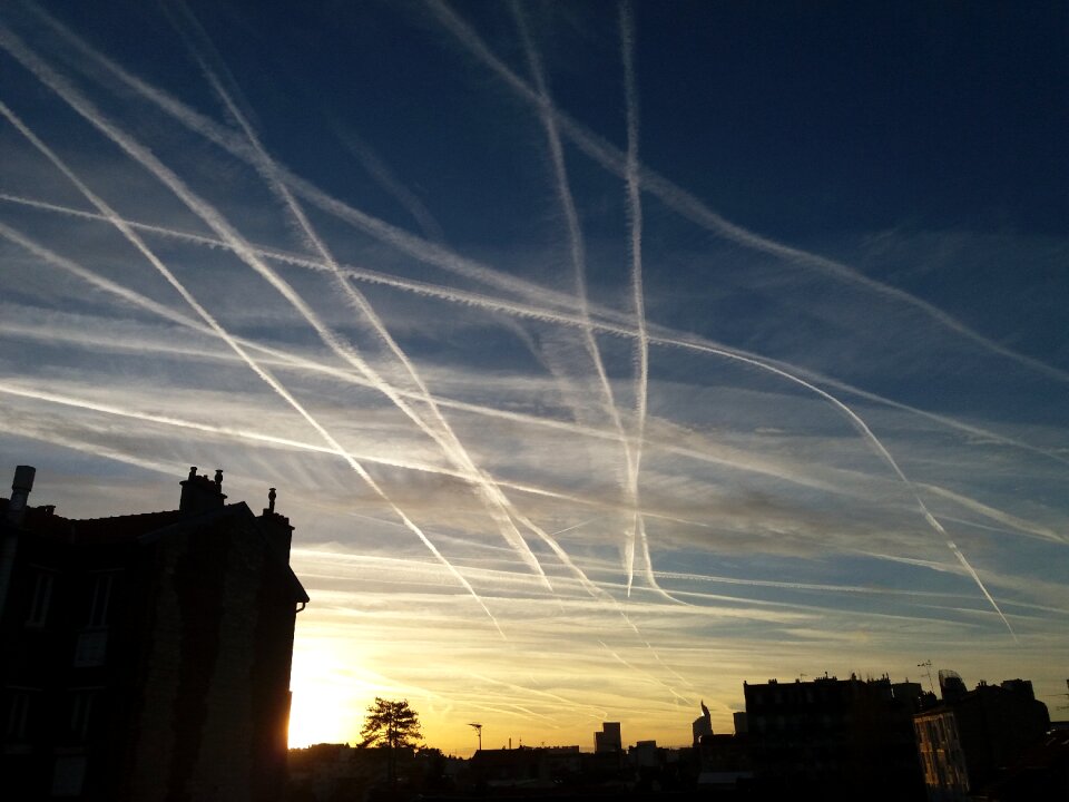 Flight path evenig lines