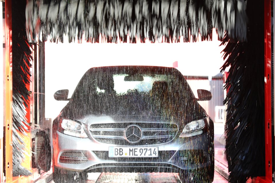 Cleaning daimler mercedes benz