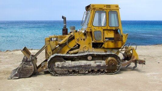Vehicle excavator power