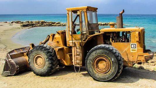 Vehicle excavator power