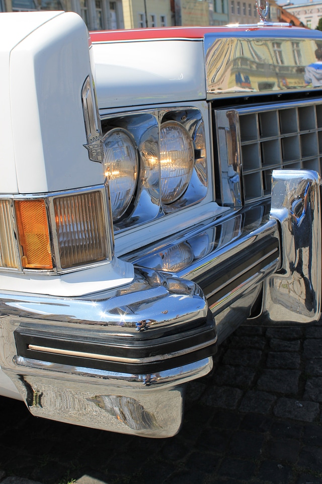 Retro reflector sports car