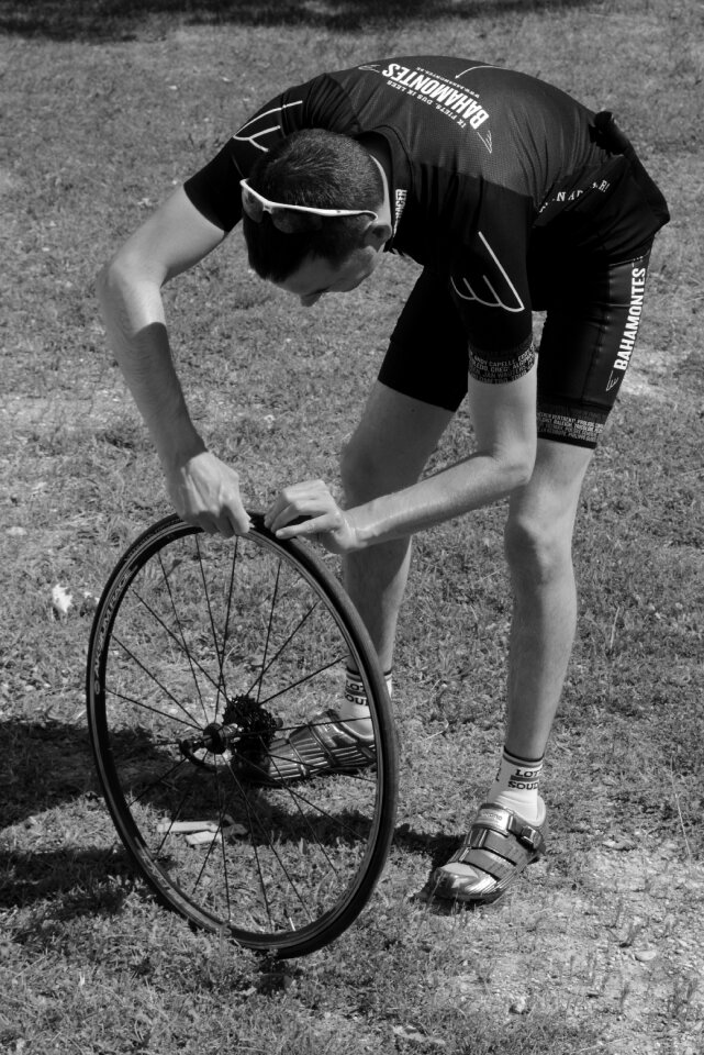 Repair wheel bicycle wheel