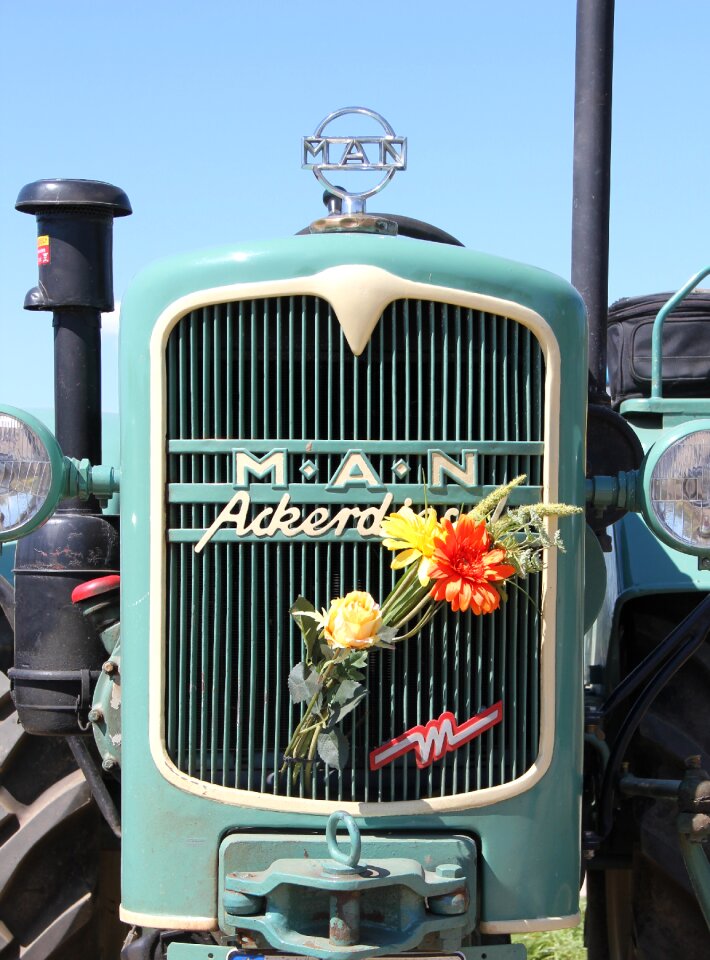 Tractors detail grille
