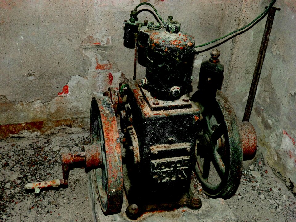 Artifact crank mechanism