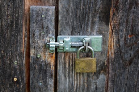 Locks to forest lodge boards photo