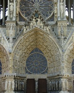 French gothic architecture portal statues