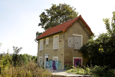 Ruin boarded up
