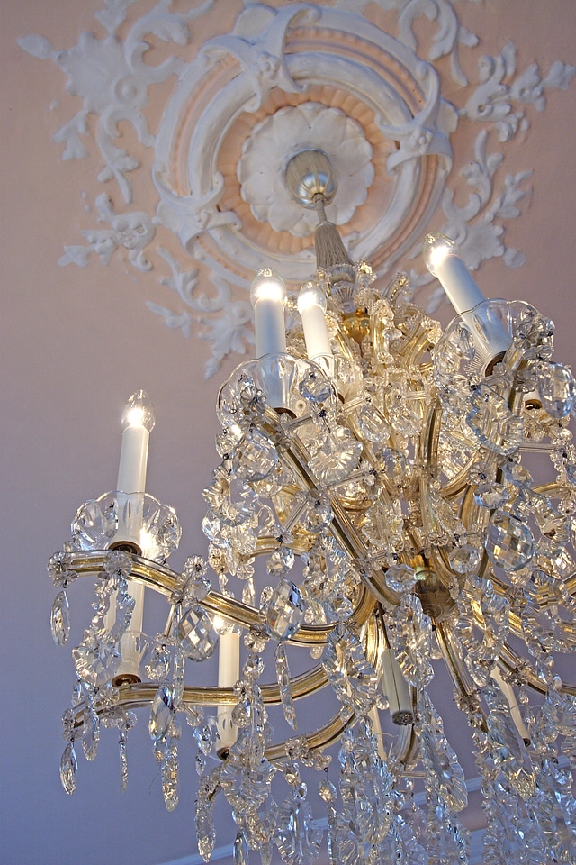 Lighting crystal chandelier gloss