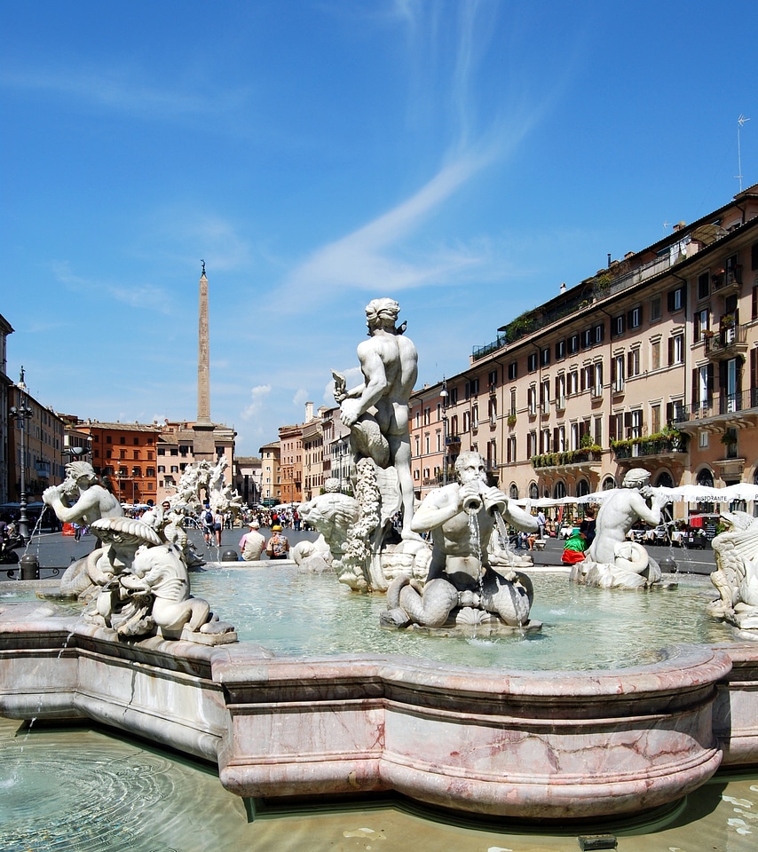 Piazza navona statue marble