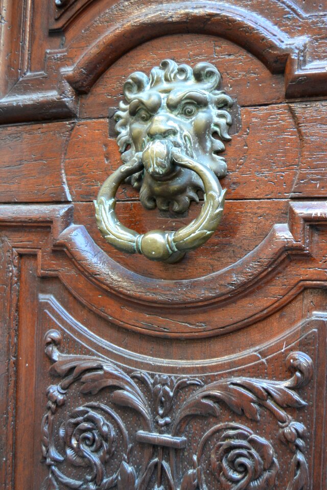 South of france door thumper