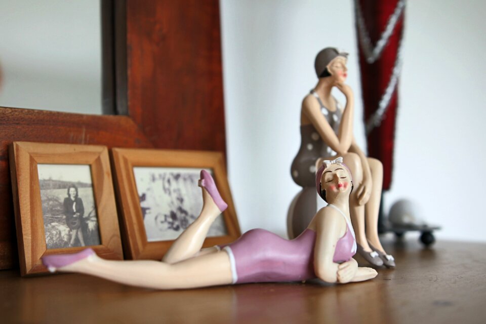 Memory statue decor