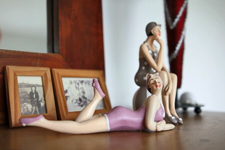 Memory statue decor
