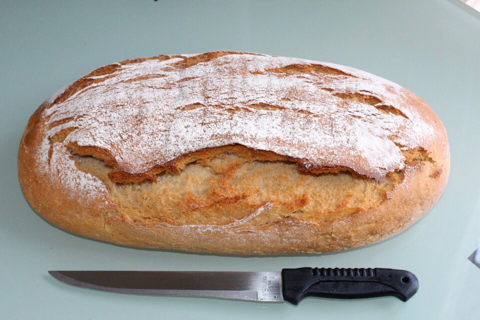 Bread knife cutting board
