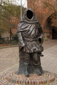 Statue city ​​trumpeter thonis of roller