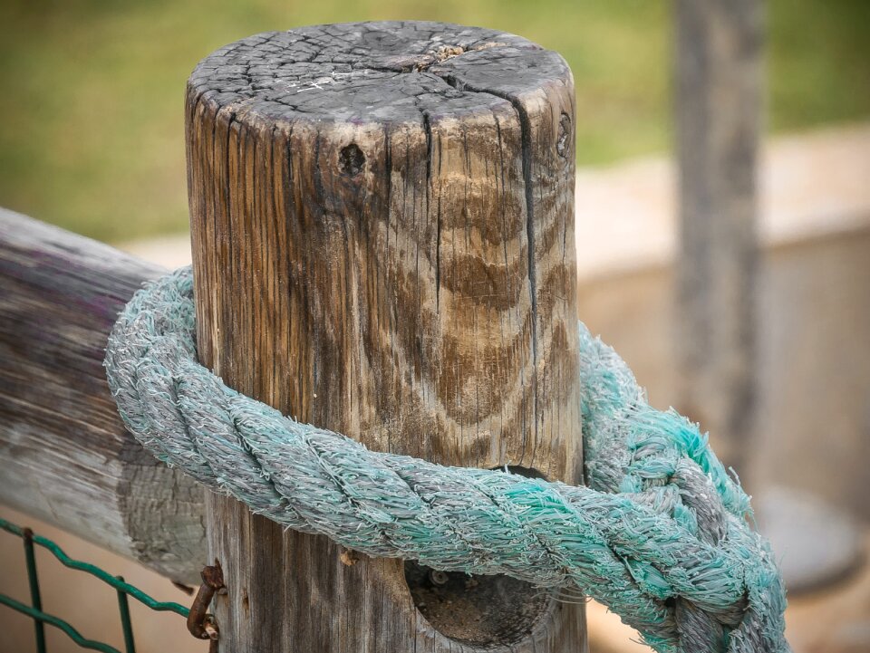 Rope limit railing