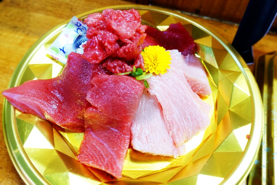 Tuna sushi hermon three flat