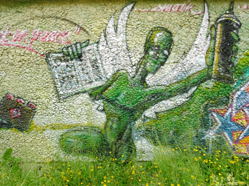 Green stone sprayer