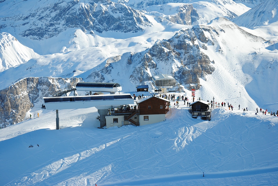 Lift mountain winter