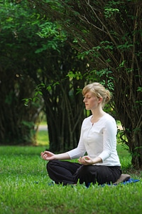 Girl wat meditate photo