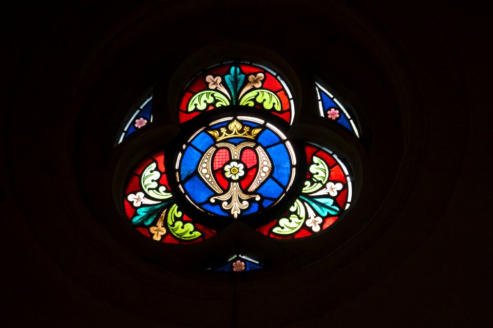 Stained glass windows colors catholic