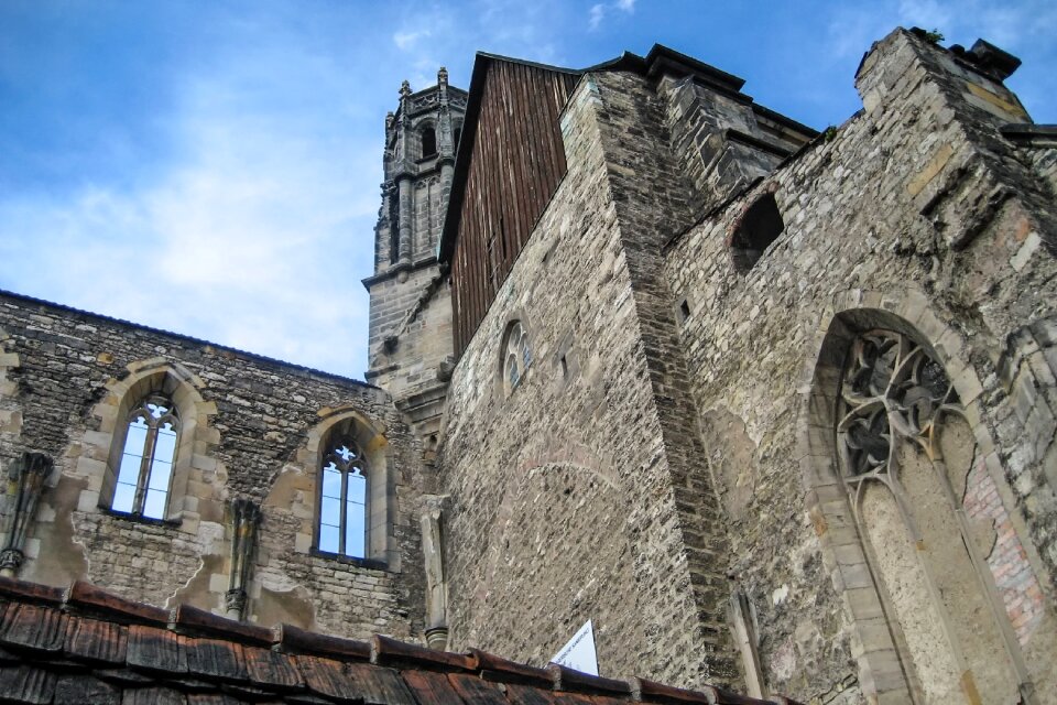 Ruin building architecture