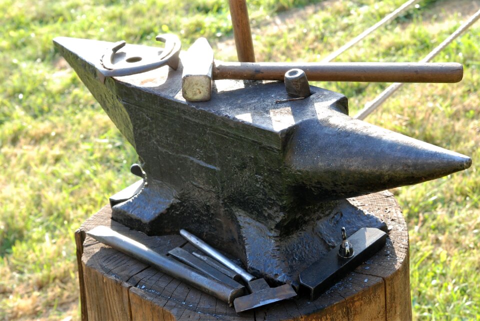 Hammer horseshoe blacksmith