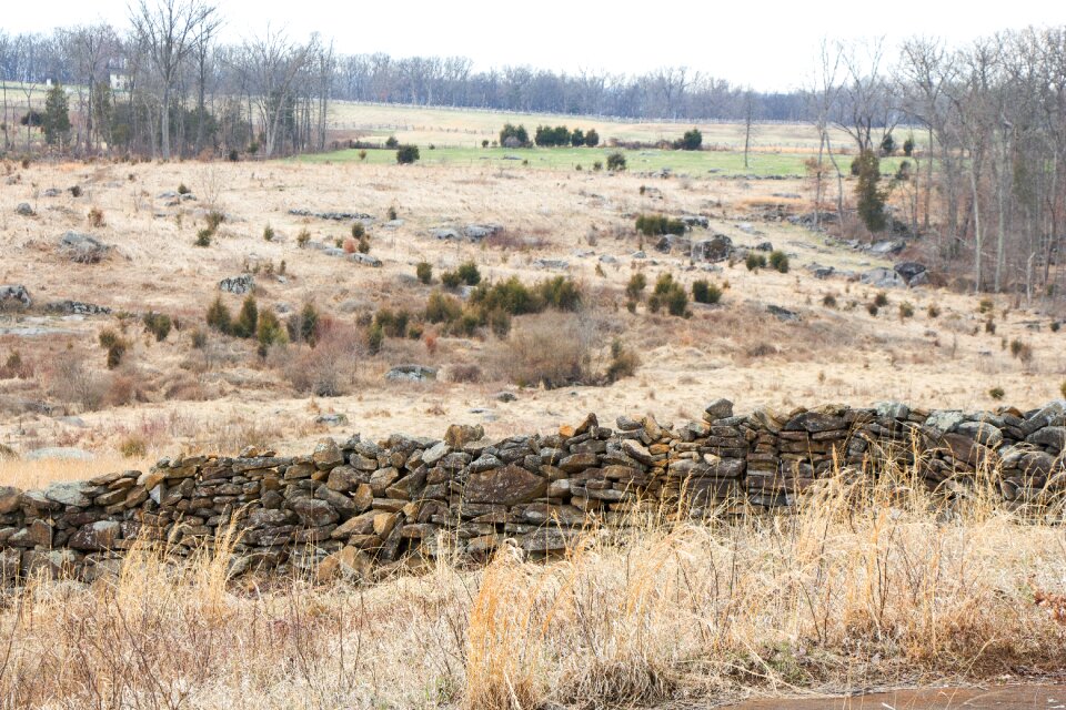 Stone fence fence war
