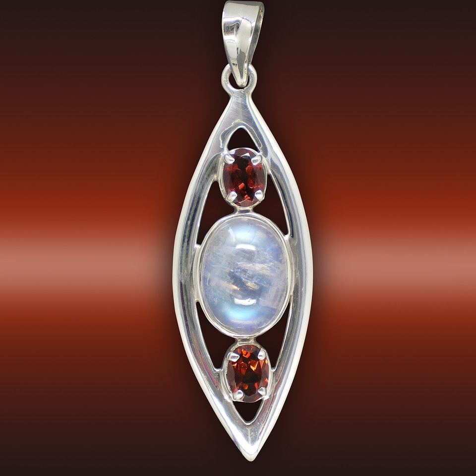 Ground jewellery trailers