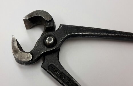 Pincers repair pull out photo