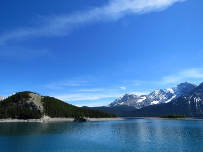 Canada lake mountains photo