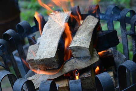 Barbecue fire basket flame