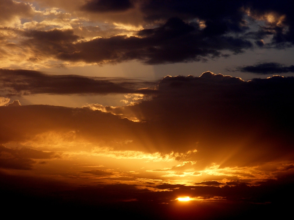 Twilight cloud red