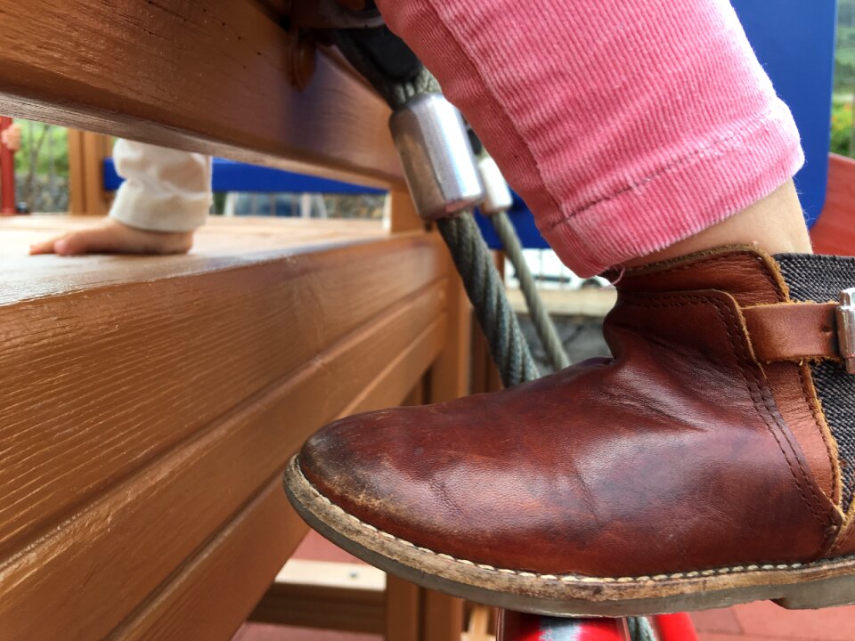 Boot leg yard playing